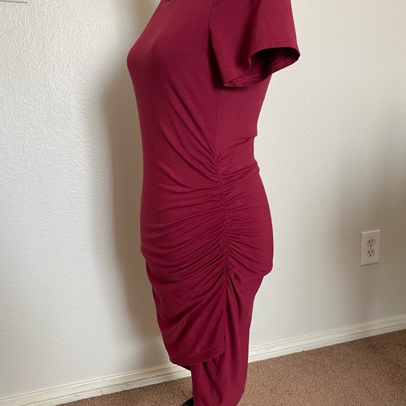 Grecerelle Fashion Ruched Side Stretchy Crew neck Sheath Dress Size - Small - Picture 3 of 8